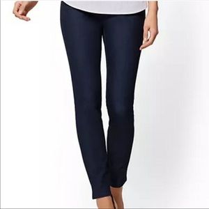 New York & co 7th Avenue denim look pull on pant M
